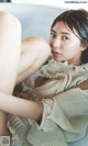 Asuka Kawazu 川津明日香, 写真集 「冬に咲くWinter Flower」 Set.01 P28 No.b96759